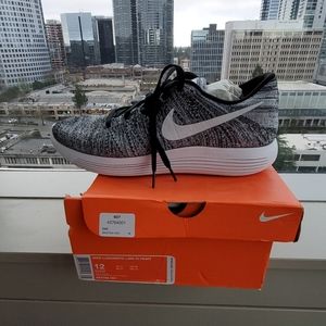 Nike Lunarepic Low Flyknit Size 12